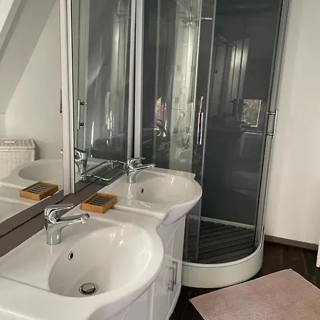 L'armorique 木屋 *